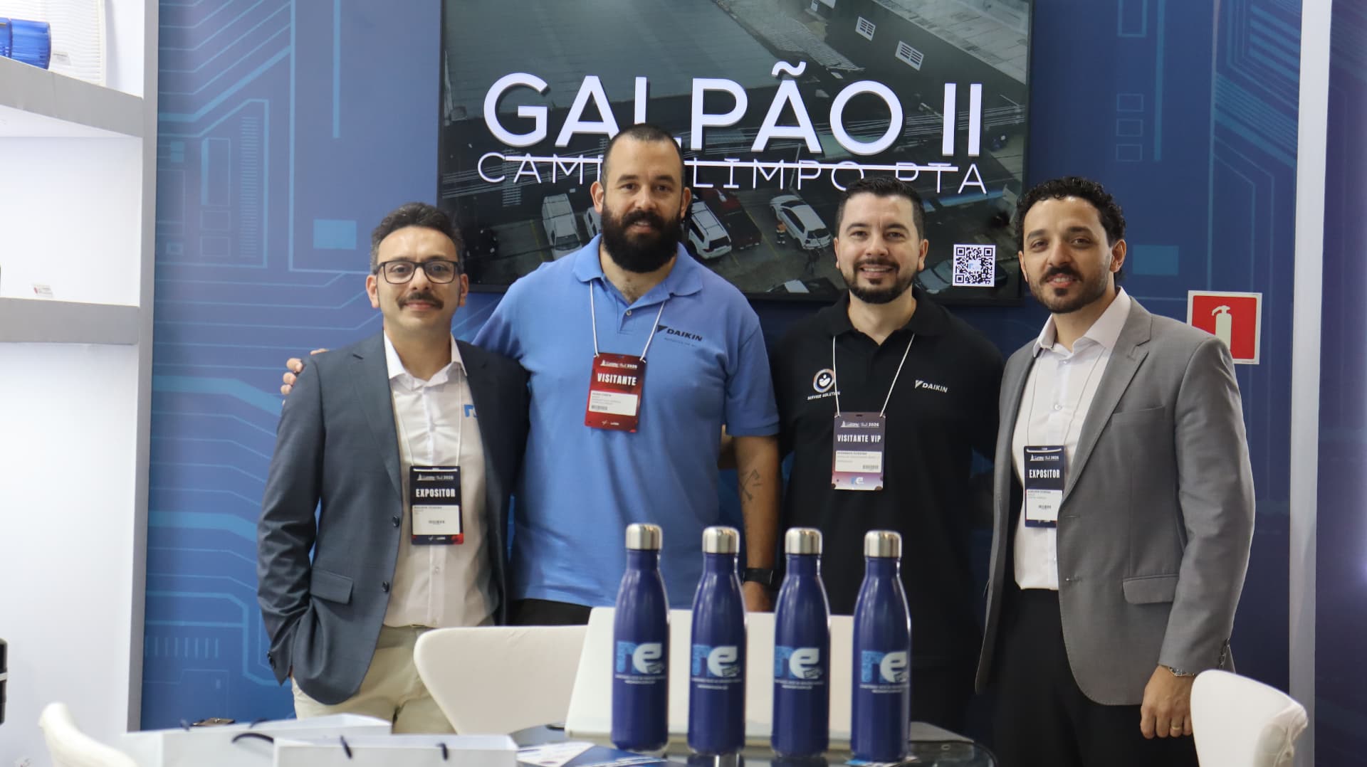 Parceiros Daikin visitando o estande NESHOP